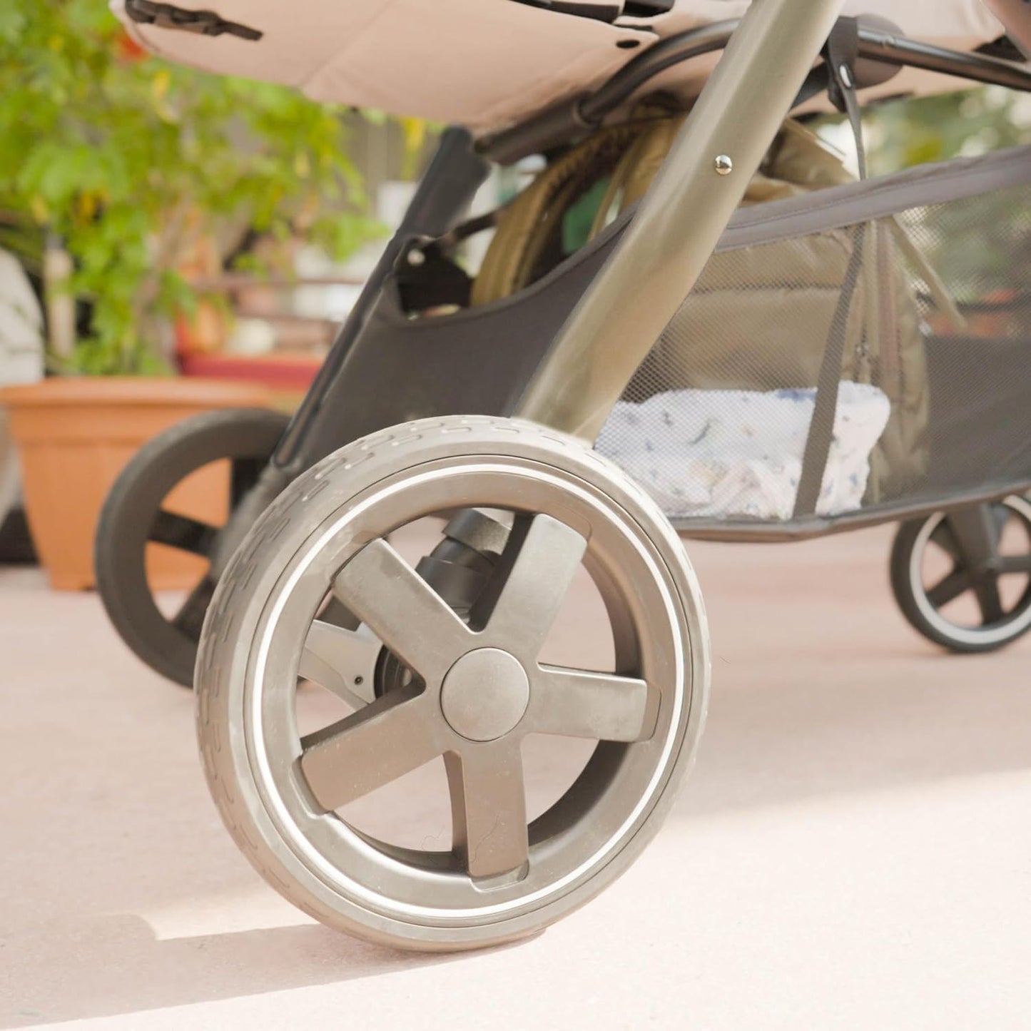 Maxi-Cosi Zelia™ Luxe 5-in-1 Modular Travel System