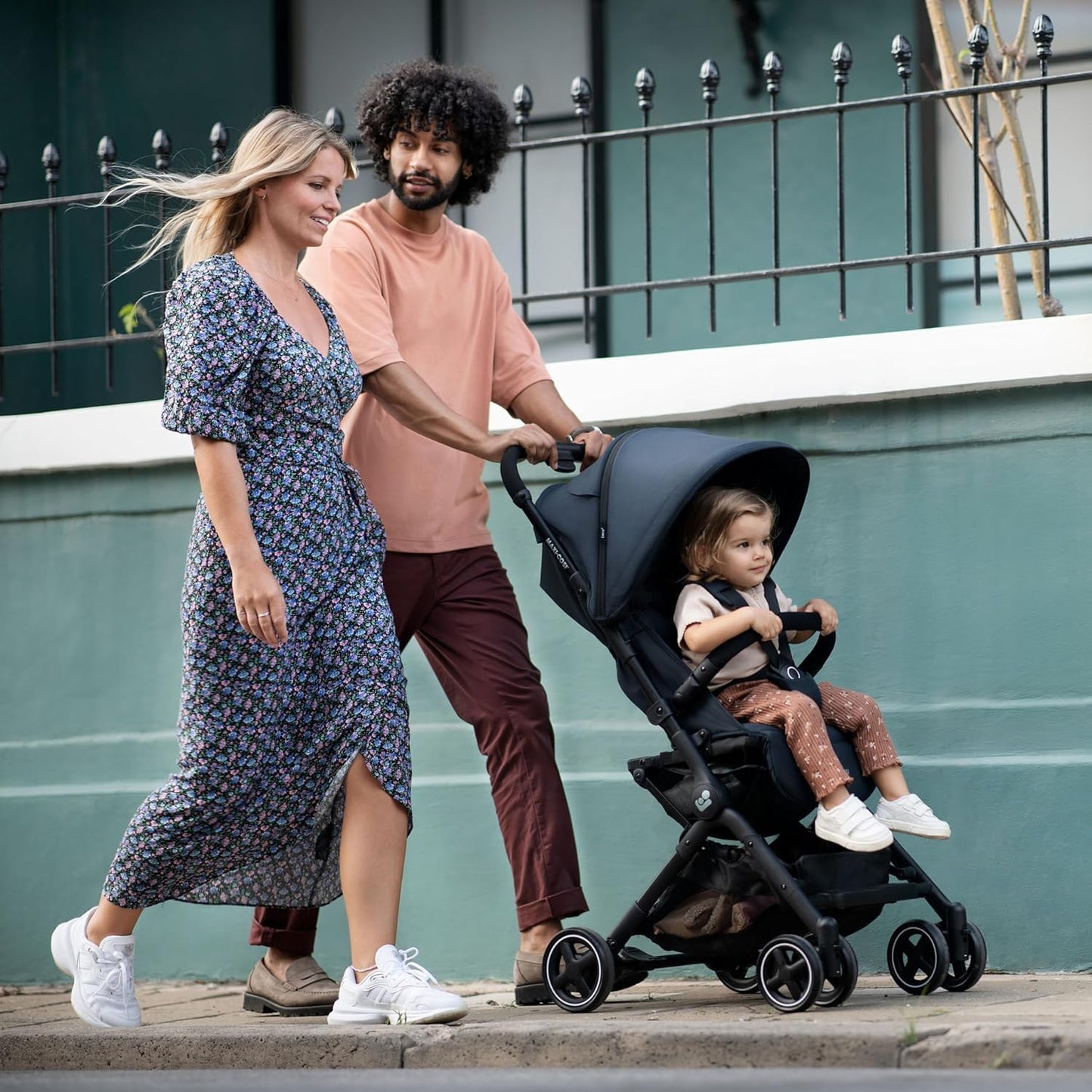 Maxi-Cosi Lara2 Ultra-Light Travel Stroller, Lie-Flat & Auto Fold